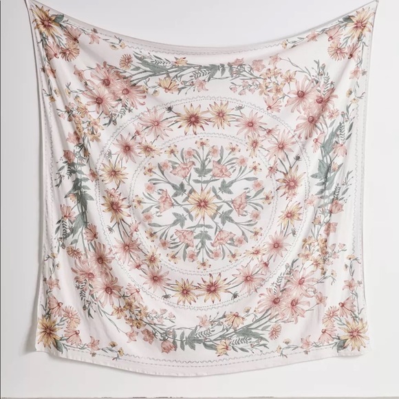NWT Urban Outfitters Clara Floral Tapestry Hippie - Picture 2 of 4